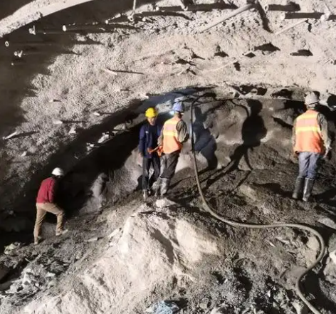 彬县拱顶带模注浆料的施工流程及注意事项